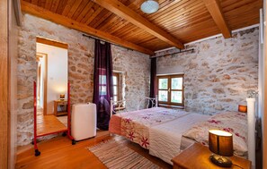 5 habitaciones, cuna de viaje, wifi gratis y ropa de cama 