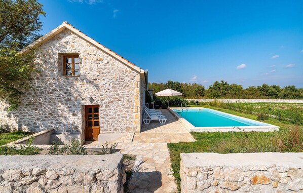 Pool - 4 bedroom nice home in Lisane Tinjske (Lisane Tinjske)