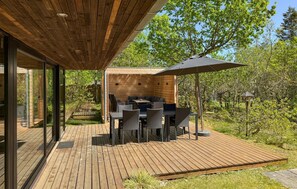 Outdoor dining - Nice home in Ebeltoft with WiFi (Ebeltoft)