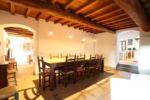 Dining - Podere Casellina, Cipressi house, pool and garden, Florentine Chianti Hills (Reggello (FI))