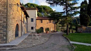 Terrace/patio - Podere Casellina, Cipressi house, pool and garden, Florentine Chianti Hills (Reggello (FI))