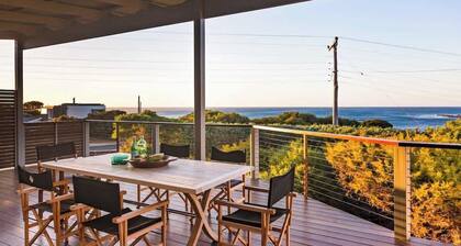 Grace—Stunning Oceanview Escape on Cowaramup Bay
