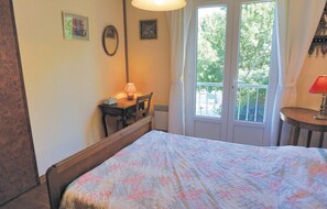 4 bedrooms, travel cot, free WiFi