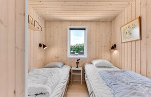 3 bedrooms, travel cot, free WiFi - 3 bedroom beautiful home in Juelsminde (Juelsminde)