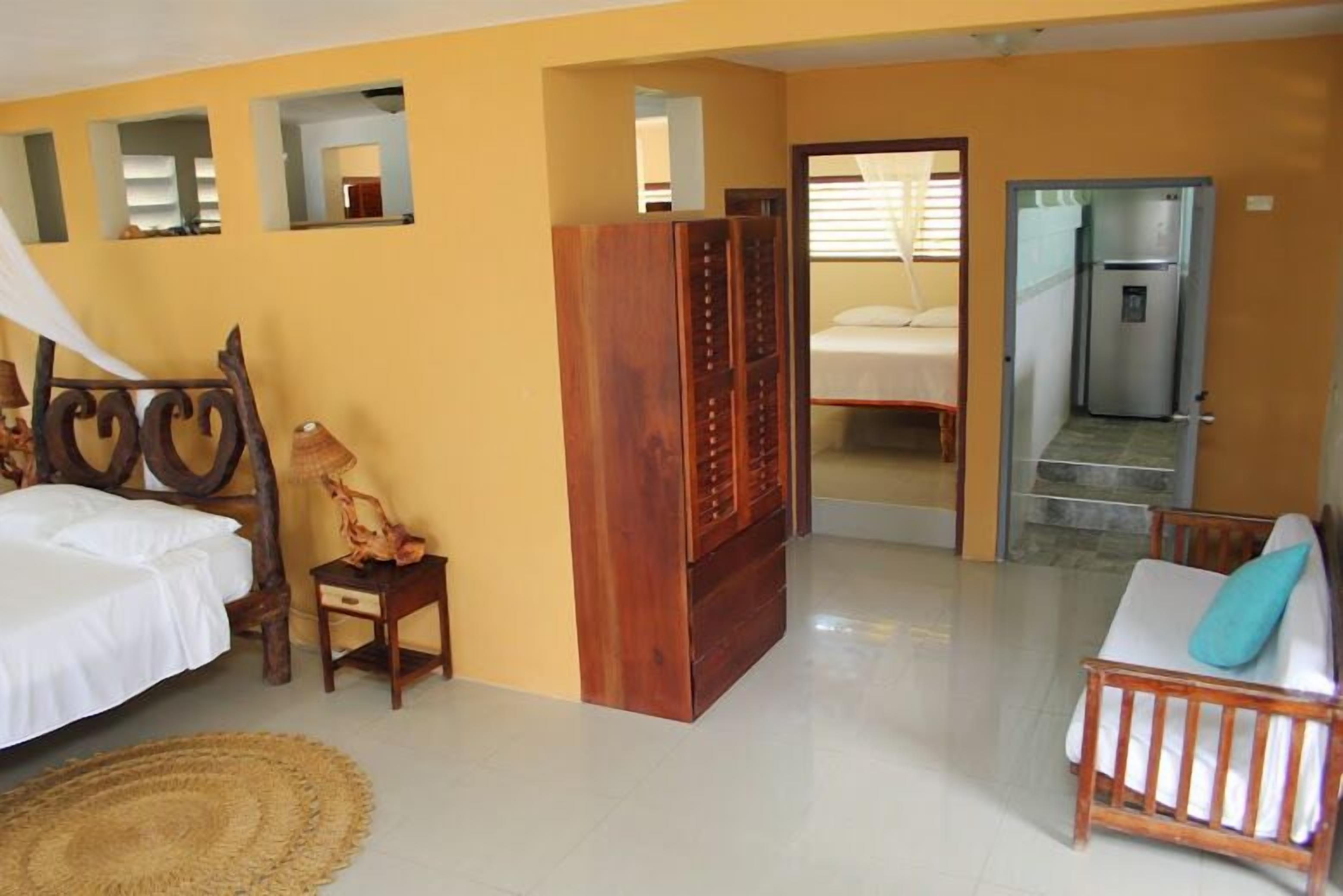 2 多间卧室、免费 WiFi、床单、轮椅无障碍