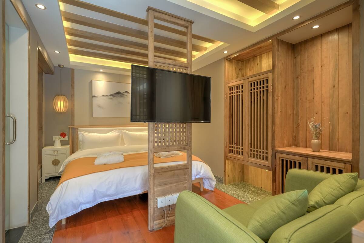 Standard Double Room | Desk, blackout curtains, free WiFi