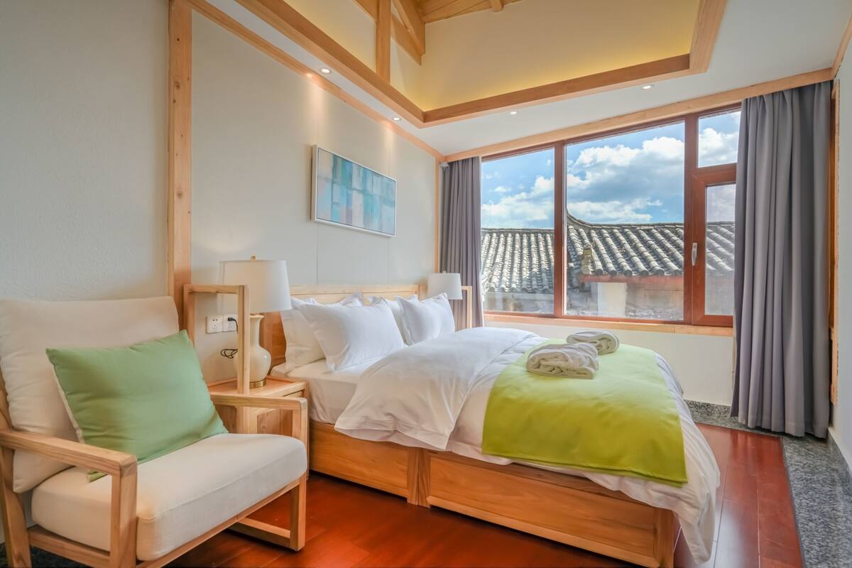 Superior Double Room | Desk, blackout curtains, free WiFi