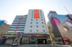 Fachada de la propiedad