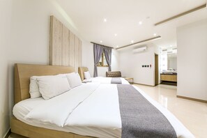 Blackout drapes, free WiFi - Gallery Hotel (Gwangju)