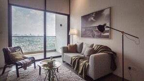 Loft luxo, 1 cama Queen | Área de estar | Smart TV 40 polegadas com canais a cabo, TV