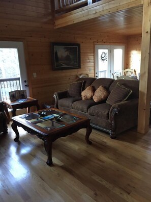 Living area - Mountain Cabin located in a gated community, within walking distance to river. (Sparta)