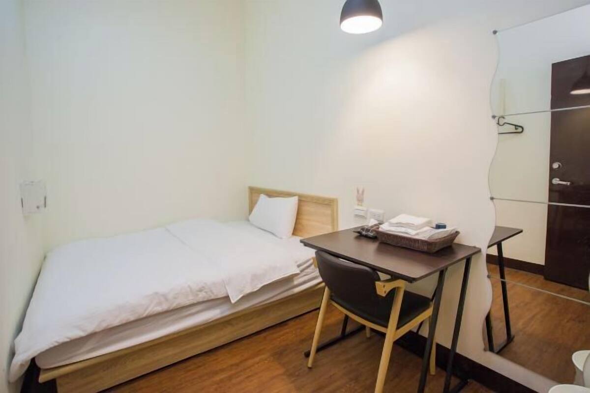 Schreibtisch, schallisolierte Zimmer, kostenloses WLAN, Bettwäsche