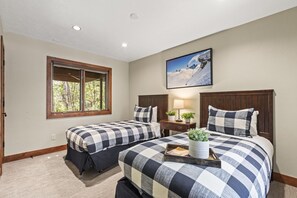 4 sovrum, skrivbord, strykjärn/strykbräda och gratis wi-fi