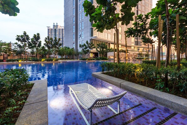 2 outdoor pools, open 8:00 AM to 9:00 PM, sun loungers