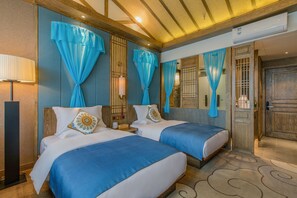 Minibar, desk, blackout drapes, free WiFi - Floral Hotel Lijiang Qinyuan (Lijiang)