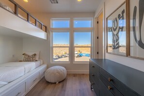 7 Schlafzimmer, Bügeleisen/Bügelbrett, Reisekinderbett, WLAN