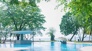 Outdoor pool, pool loungers
