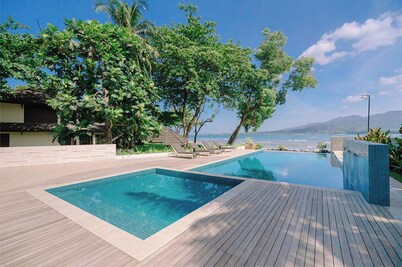 Mutiara Carita Cottages
