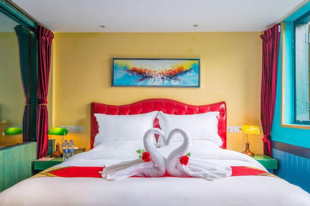 Economy Double Room | Desk, blackout curtains, free WiFi