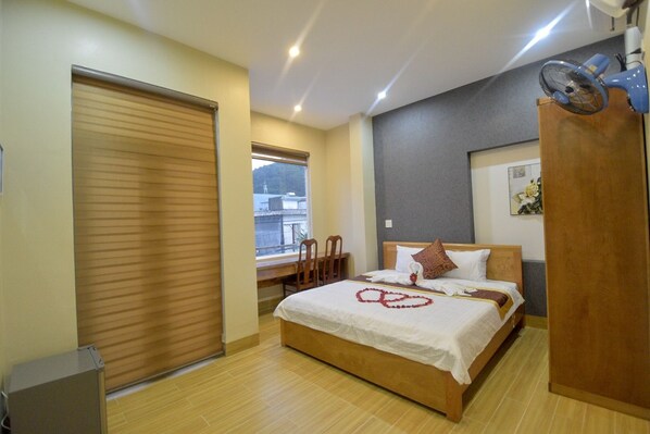 واي فاي مجانًا وملاءات أسرّة