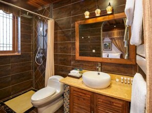 Deluxe Double Room | Bathroom - Floral Hotel Fantu (Lijiang)