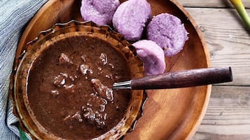 Alimentos y bebidas