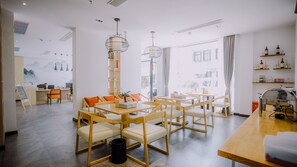 Lobby sitting area - Floral Hotel Wuzhen Linshuige (Jiaxing)