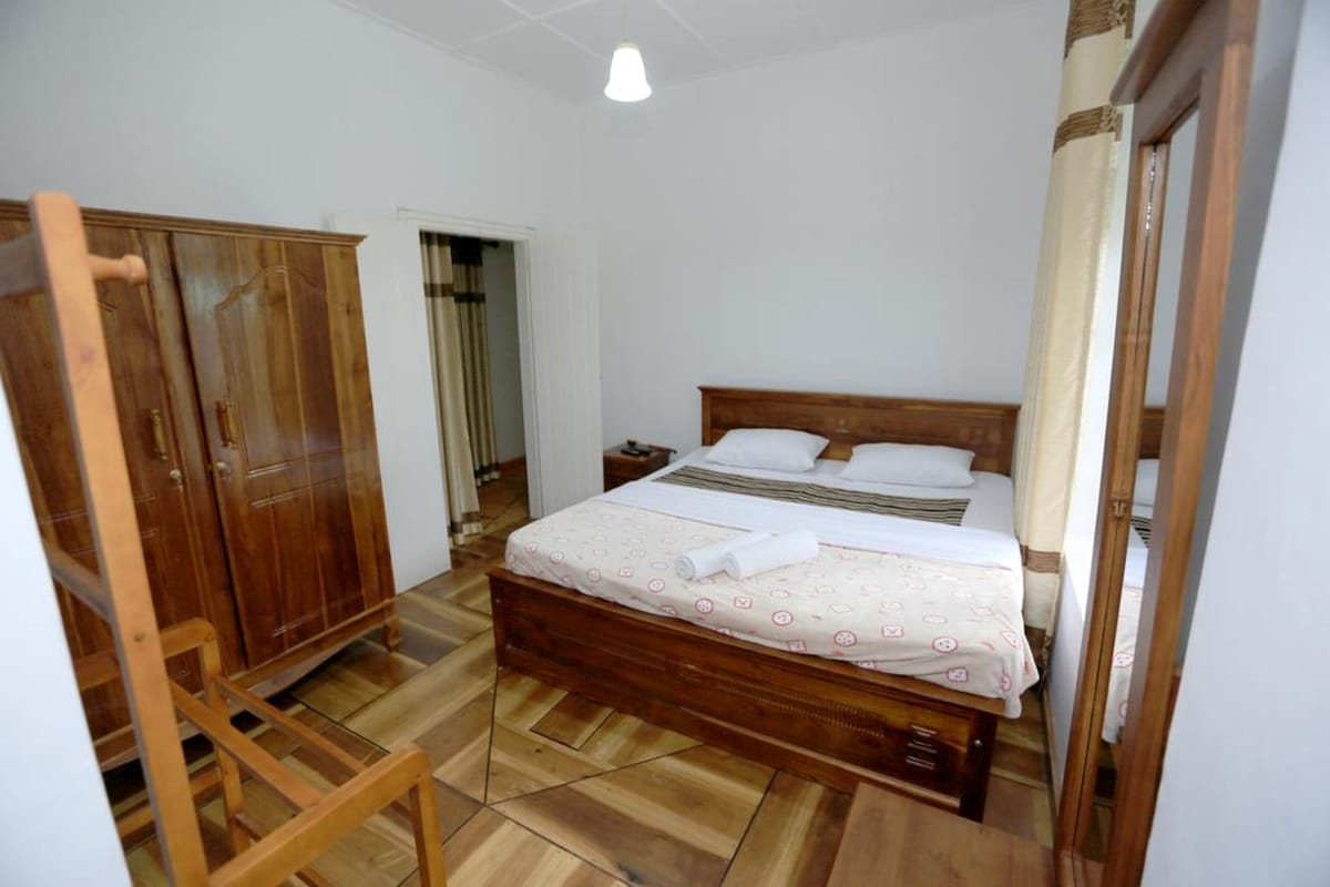 Soundproofing, WiFi (free), bed sheets