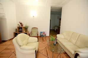 Área de estar no saguão