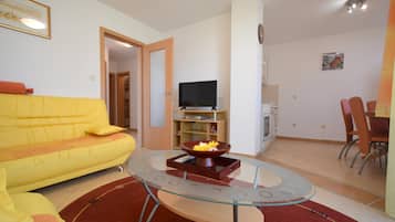 Apartment, 2 Schlafzimmer | Wohnzimmer | Flachbildfernseher
