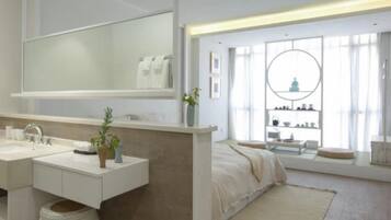 Desk, blackout curtains, free WiFi