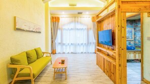 Deluxe Family Room, River View | Desk, blackout drapes, free WiFi - Floral Hotel Fenghuang Huercaowu (Xiangxi)
