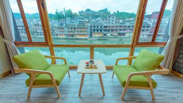 Desk, blackout curtains, free WiFi