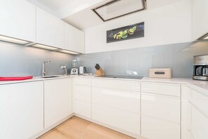 Refrigerador, horno y waflera 