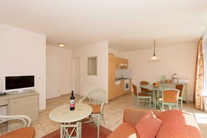 TV - App. 1 (ground floor) - House Elise (Binz)