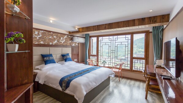 Deluxe Double Room, Non Smoking | Desk, blackout drapes, free WiFi, bed sheets