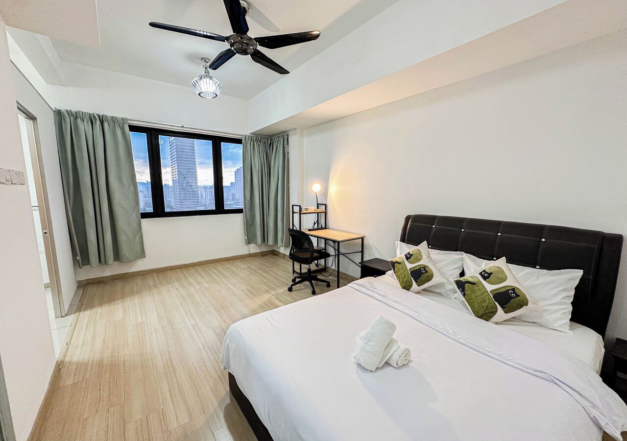 Classic-Apartment, 1 Queen-Bett und Schlafsofa, Kochnische, Stadtblick | 1 Schlafzimmer, individuell dekoriert, individuell eingerichtet