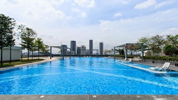 室外泳池