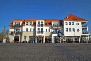 Esterni