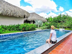 Outdoor pool, free cabanas, sun loungers