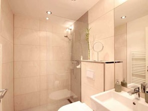 Douche, séchoir à cheveux