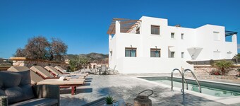 Villa Costa Gennadi.