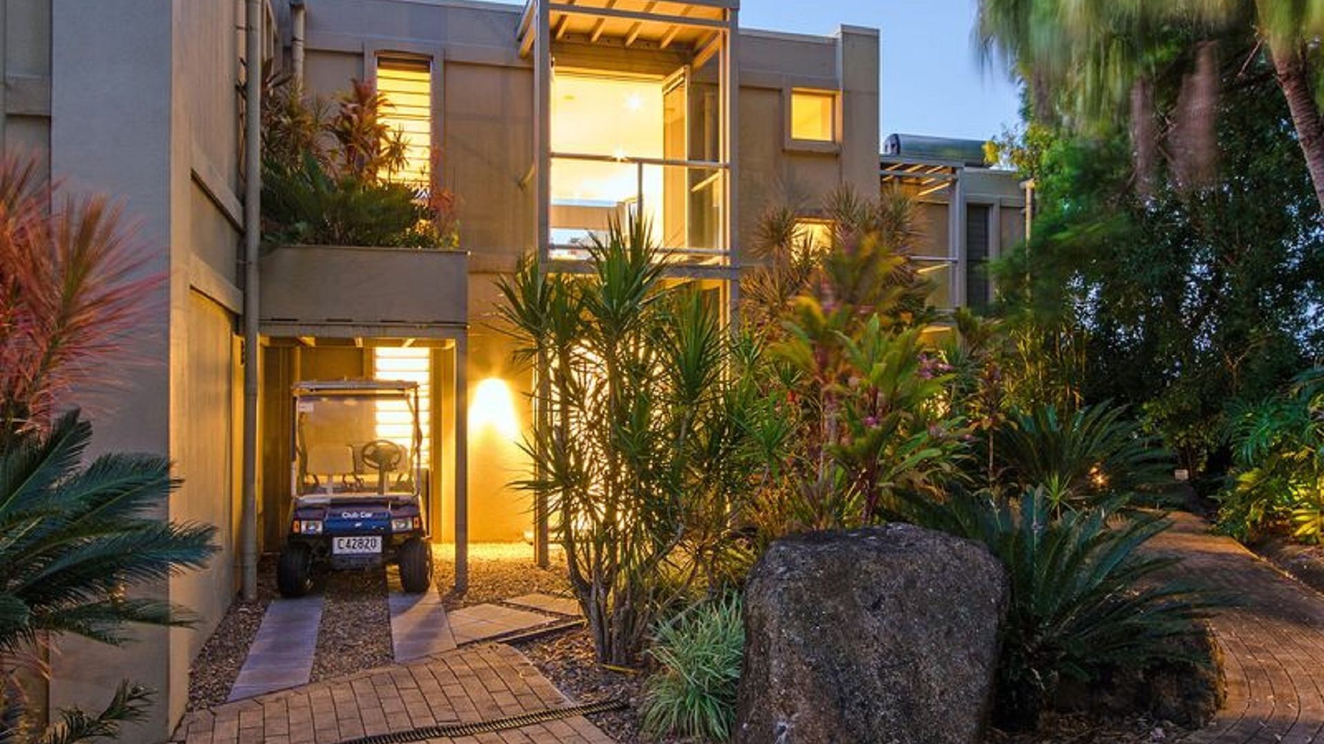 Hill Top Villas -Central Location, With Great View