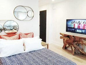 1 bedroom, iron/ironing board, WiFi