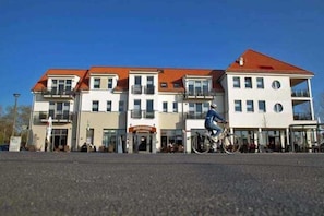 Esterni