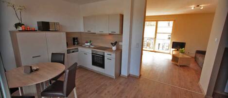 Køleskab, mikrobølgeovn, ovn, opvaskemaskine