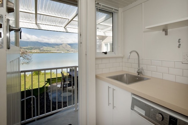 Interior - Monaco Waterside Magic - Holiday Home with Magnificent Water Views (Monaco)