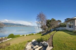 Property grounds - Monaco Waterside Magic - Holiday Home with Magnificent Water Views (Monaco)