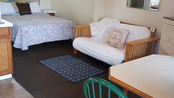 Suite Studio Classique, 1 grand lit, vue cour intérieure