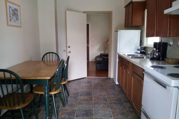 Classic Cottage, 2 Bedrooms | In-room dining
